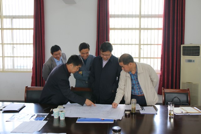 裕安區(qū)王勇副區(qū)長到新安中學(xué)調(diào)研并座談 (140).JPG