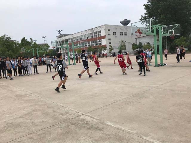 新安中學(xué)2018年春季高二年級男子籃球聯(lián)賽決賽 (5).jpg