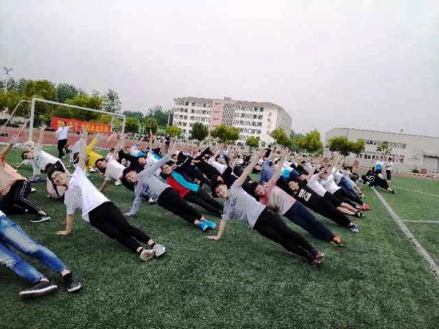 助力高考 瑜伽走進(jìn)新安中學(xué) (7).jpg